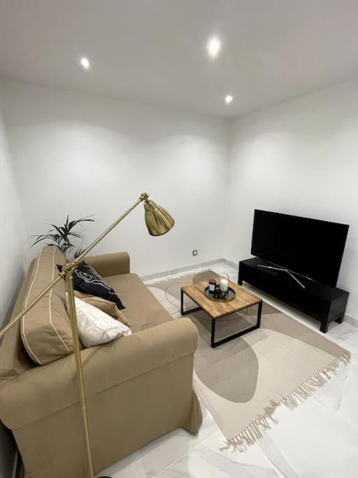 Appartement Cosy Et Moderne Proche De Disneyland Bussy-Saint-Georges Exteriör bild