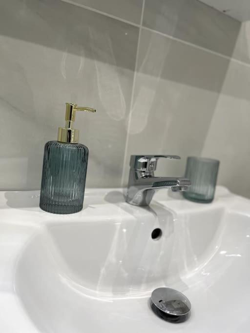 Appartement Cosy Et Moderne Proche De Disneyland Bussy-Saint-Georges Exteriör bild